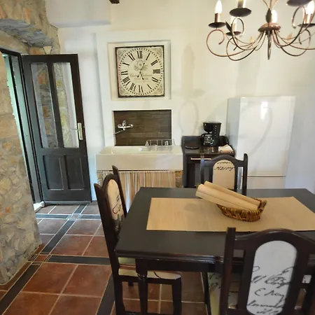 Renata וולי לוסיניי